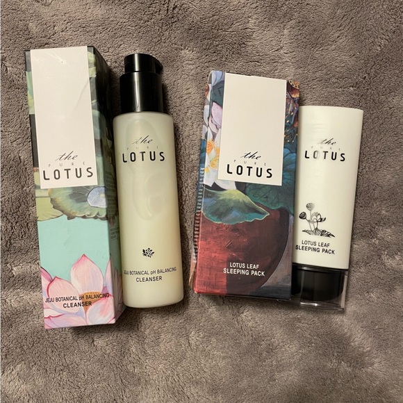The Pure Lotus Set: pH Balancing Cleanser & Lotus Leaf Sleep Pack | NIB - Picture 4 of 13